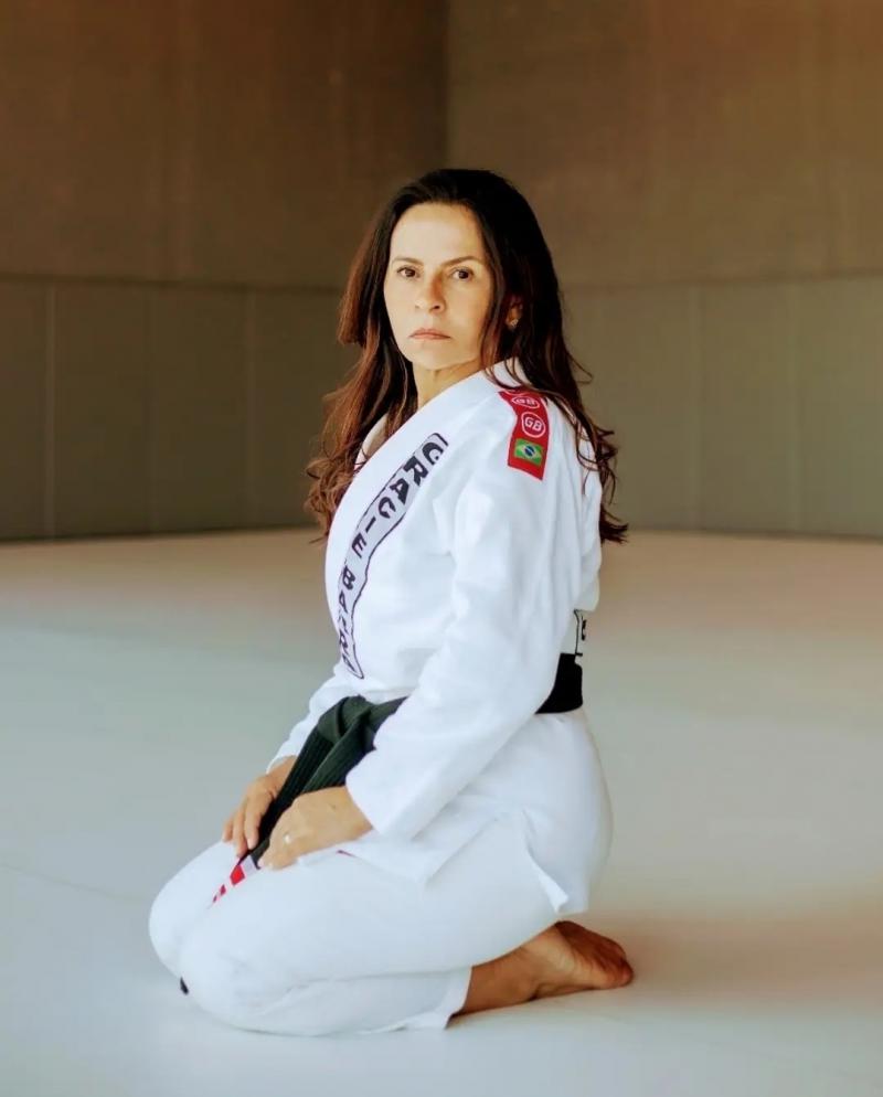 Yvone Duarte trägt nun als erste Frau im Brazilian Jiu Jitsu den Coral-Belt
