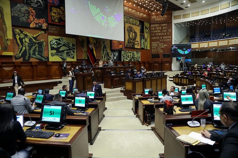 Eine Mehrheit im Parlament stimmt für die Reform des bestehenden Kommunikationsgesetzes und gegen den Entwurf der Regierung Lasso