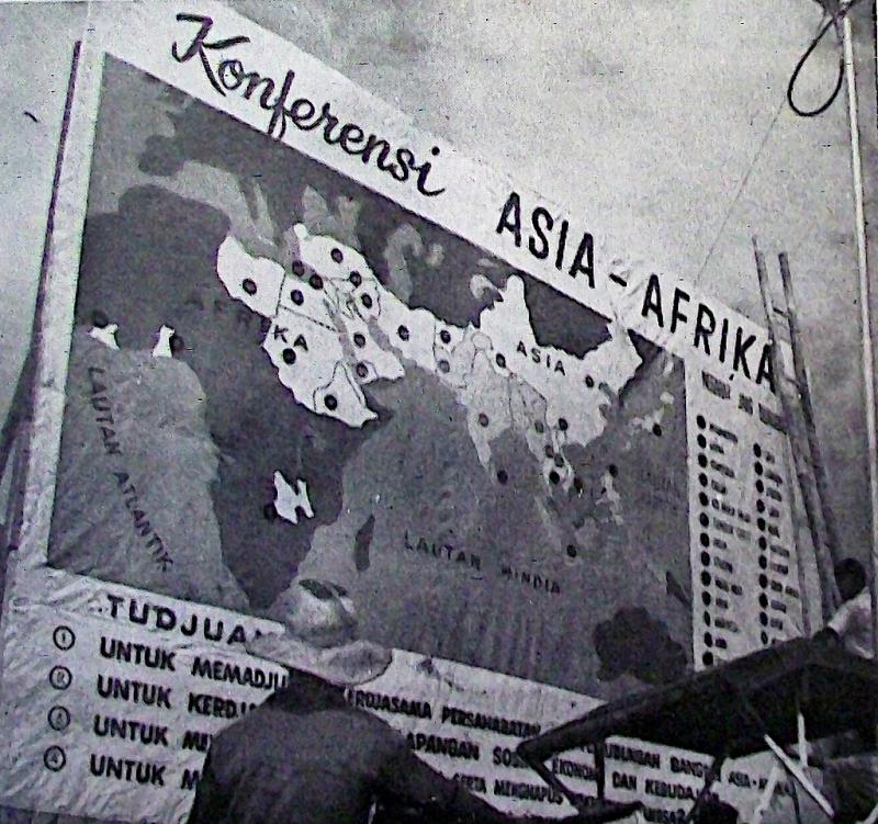 Starker Impuls zur Beseitigung der alten kolonialen Ordnung: Die Konferenz von Bandung im Jahr 1955  (Konferenzplakat)