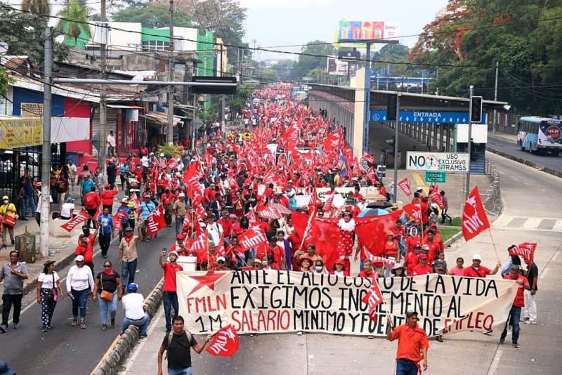1. Mai in San Salvador: Proteste gegen den sozialen, wirtschaftlichen, gesundheitlichen und bildungspolitischen Mangel