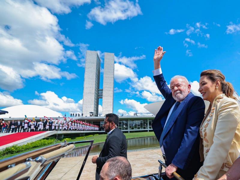 Erneut Präsident von Brasilien: Luiz Inácio Lula da Silva und Partnerin Janja da Silva beim Amtsantritt