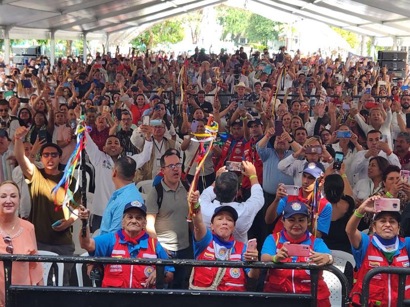 Jahresschlussveranstaltung in Ibagué. 3.200 Organisationen nahmen in diesem Jahr an den Treffen zur Solidarwirtschaft teil