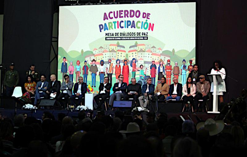 Gustavo Petro, Pablo Beltrán und andere Akteure im Friedensprozess in Kolumbien traten gemeinsam auf