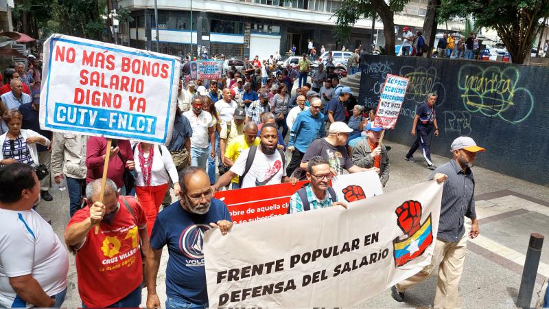 Protest für würdige Löhne in Caracas, organisiert vom linken Bündnis "Volksfront zur Verteidigung der Löhne und Gehälter"