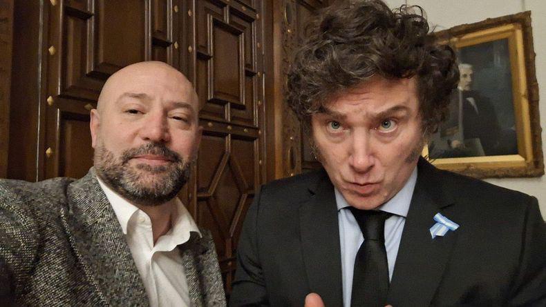 Diego Spagnuolo (links im Bild) mit Präsident Javier Milei