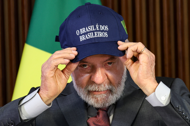 Text auf der Kappe: "Brasilien gehört den Brasilianern"