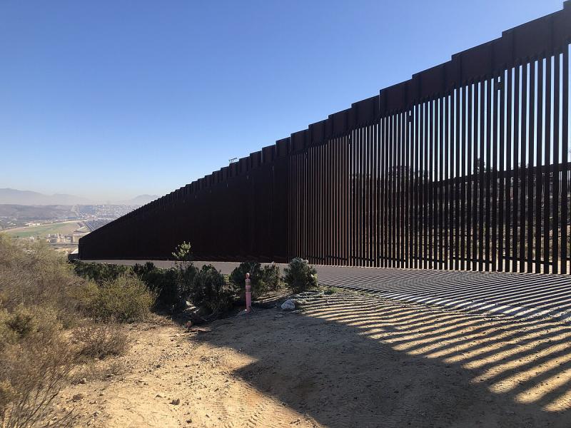 Zaun an der Grenze zwischen USA und Mexiko bei San Diego