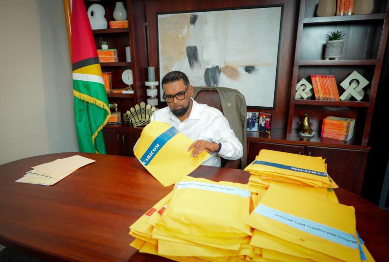 Präsident Irfaan Ali von der progressiven PPP/C wird Guyana auch weiter regieren