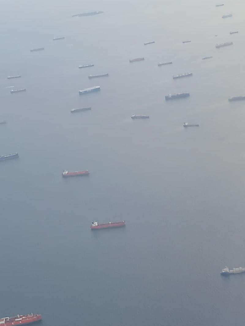Stau vor dem Panamakanal: Rund 100 Frachtschiffe warten auf Durchfahrt