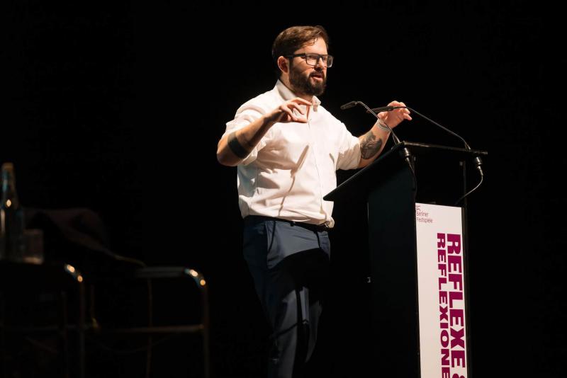 Boric während seines Vortrages bei den Berliner Festspielen