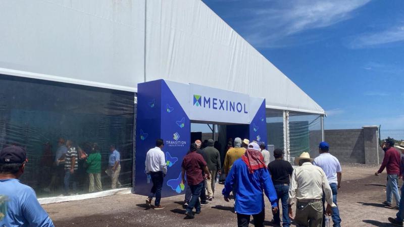 Gegner der Petrochemie stürmen die Veranstaltung zur Grundsteinlegung des Methanolwerks in Sinaloa