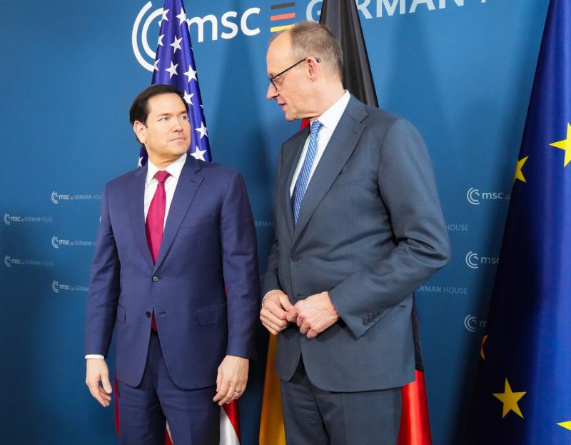 Rubio (links im Bild) mit dem deutschen Bundeskanzler Friedrich Merz auf der Münchner Sicherheitskonferenz