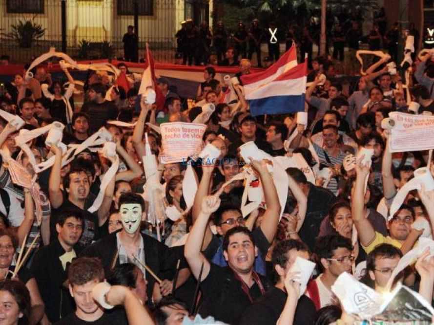 Bevolkerung In Paraguay Wehrt Sich Gegen Korruption Amerika21