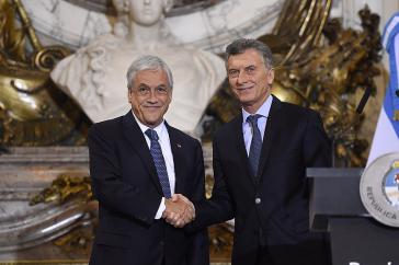 Als beide noch Präsidenten waren: Sebastián Piñera (links) und Mauricio Macri 2018. Nun haben sie die "Gruppe Freiheit und Demokratie" gegründet, um gegen "Unterdrückung und Diktatur" zu kämpfen