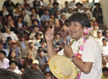 Evo Morales spricht auf dem Treffen des Einheitspaktes