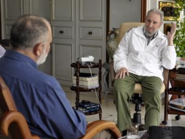 Mario Silva im Gespräch mit Fidel Castro