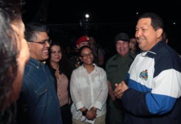 Chávez bei der Ankunft in Caracas
