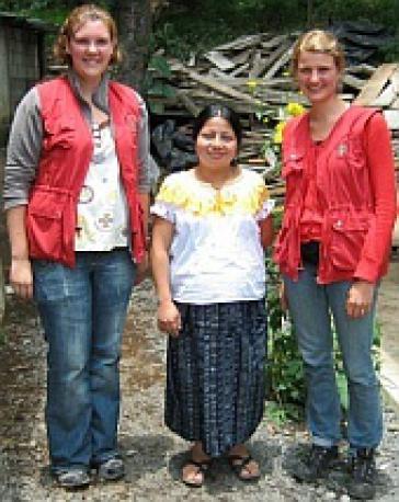 PBI-Freiwillige mit Guatemaltekin
