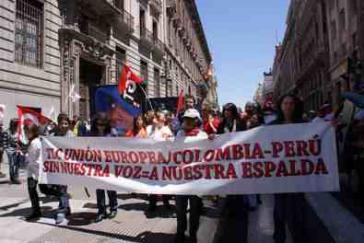 Demonstration gegen Freihandelsabkommen in Madrid im Mai 2010