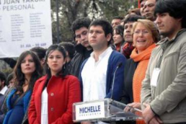 Umgibt sich gerne mit Studentenführern: Michelle Bachelet