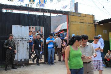Eingang zu einem Wahllokal in einer Schulde der Hauptstadt Tegucigalpa