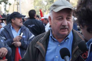 Guillermo Teillier, Vorsitzender der Kommunistischen Partei Chiles, am Rande der 1. Mai-Kundgebung 2012