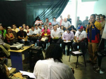 Minister Villegas beim Treffen mit Vertretern von Basismedien in Caracas