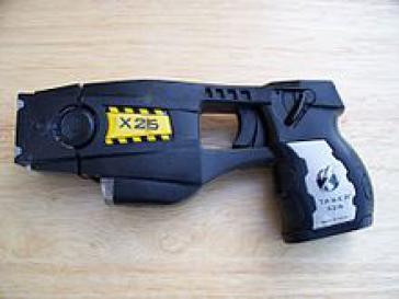 Die Taser-Pistole wird von das US-Unternehmen Taser International hergestellt