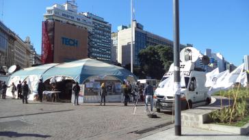 Das "Zelt der Würde“ im Stadtzentrum von Buenos Aires soll auf die desaströsen Lebensbedingungen in den Elendsvierteln von Buenos Aires aufmerksam machen