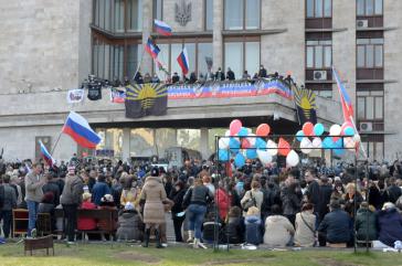 Besetzung des Donezker Regierungsgebäudes am 7. April 2014. An diesem Tag wurde die "Volksrepublik Donezk" proklamiert