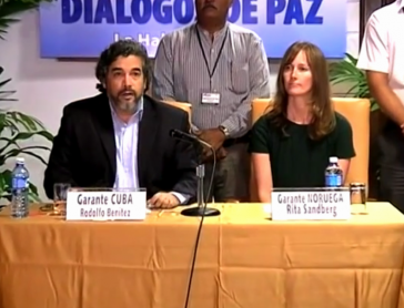 Die Vertreter Kubas und Norwegens bei den Friedensgesprächen in Havanna, Rodolfo Benitez und Rita Sandberg, bei der Pressekonferenz am Mittwoch