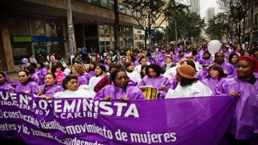Demonstration von Teilnehmerinnen des achten Treffens lateinamerikanischer und karibischer Feministinnen (EFLAC)