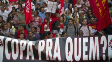 Proteste gegen die Milliardenausgaben "Fußball-WM für wen?"