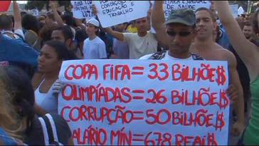 Proteste gegen Milliardenausgaben für WM und Olympia: “FIFA-WM: 33 Milliarden"