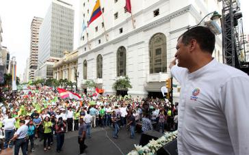 Rafael Correa auf der Demonstration in Guayaquíl