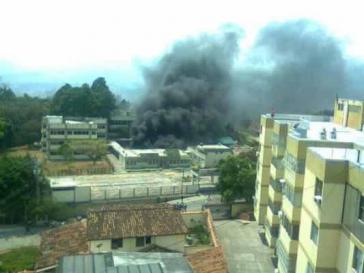 Brände auf dem Unefa-Gelände in San Cristóbal am Dienstag