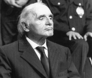 Klaus Barbie 1987 in Lyon vor Gericht