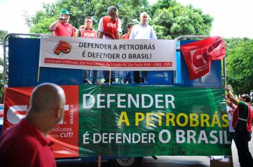 Kundgebung von Gewerkschaften und sozialen Bewegungen:  "Petrobras verteidigen heißt Brasilien verteidigen"