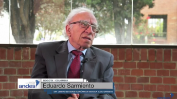 Der kolumbianische Ingenieur, Ökonom und Autor Eduardo Sarmiento im Gespräch mit Andes