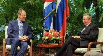 Russlands Außenminister Sergej Lawrow beim Treffen mit Kubas Präsident Raúl Castro