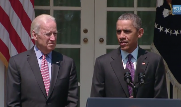 US-Präsident Obama (re.) mit Vertreter Joseph Biden bei der Rede über Kuba