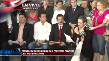 Die Vorsitzenden der vier honduranischen Oppositionsparteien bei der Pressekonferenz
