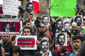 Protest und Gedenken von Journalisten nach dem Mord an Rubén Espinosa