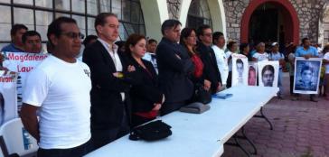 Eltern der verschwundenen Studenten und das CIDH-Expertenteam am Montag in Ayotzinapa Eltern der verschwundenen Studenten und das CIDH-Expertenteam am Montag in Ayotzinapa