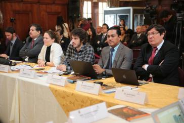 Internationale Nichtregierungsorganisationen (NGO) und Vertreter der Regierung Ecuadors nahmen an dem Seminar über den Kampf gegen Steuerparadiese teil