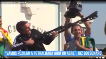 Bei einem Wahlkampfauftritt im Bundesstaat Acre am 1. September verspricht der Präsidentschaftskandidat Jair Bolsonaro die "linke PT-Mischpoke aus Acre hinauszuschießen".