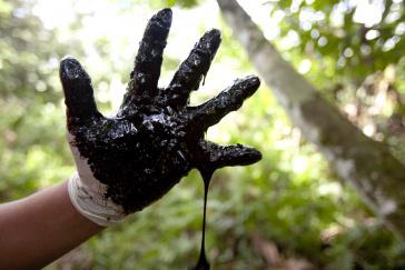 Chevron ist Nachfolger der Firma Texaco, die im ecuadorianischen Amazonasgebiet fünf Millionen Kubikmeter Boden verseucht hat
