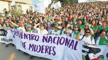 Über 50.000 Frauen nahmen in diesem Jahr in der argentinischen Region Chubut am seit 1985 jährlich stattfindenden Frauenkongress teil