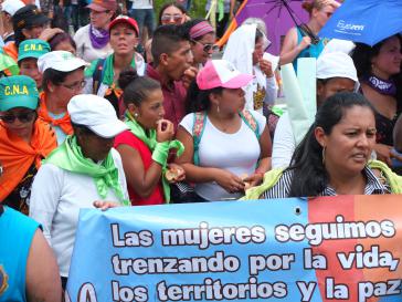 Frauen fordern Frieden, Beteiligung an der Politik und Schutz der Territorien