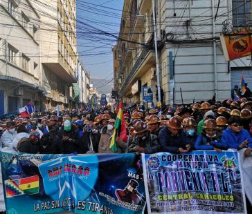 Tausende Gewerkschafter waren nach La Paz gekommen, um die Amtseinführung der neuen MAS-Regierung zu schützen